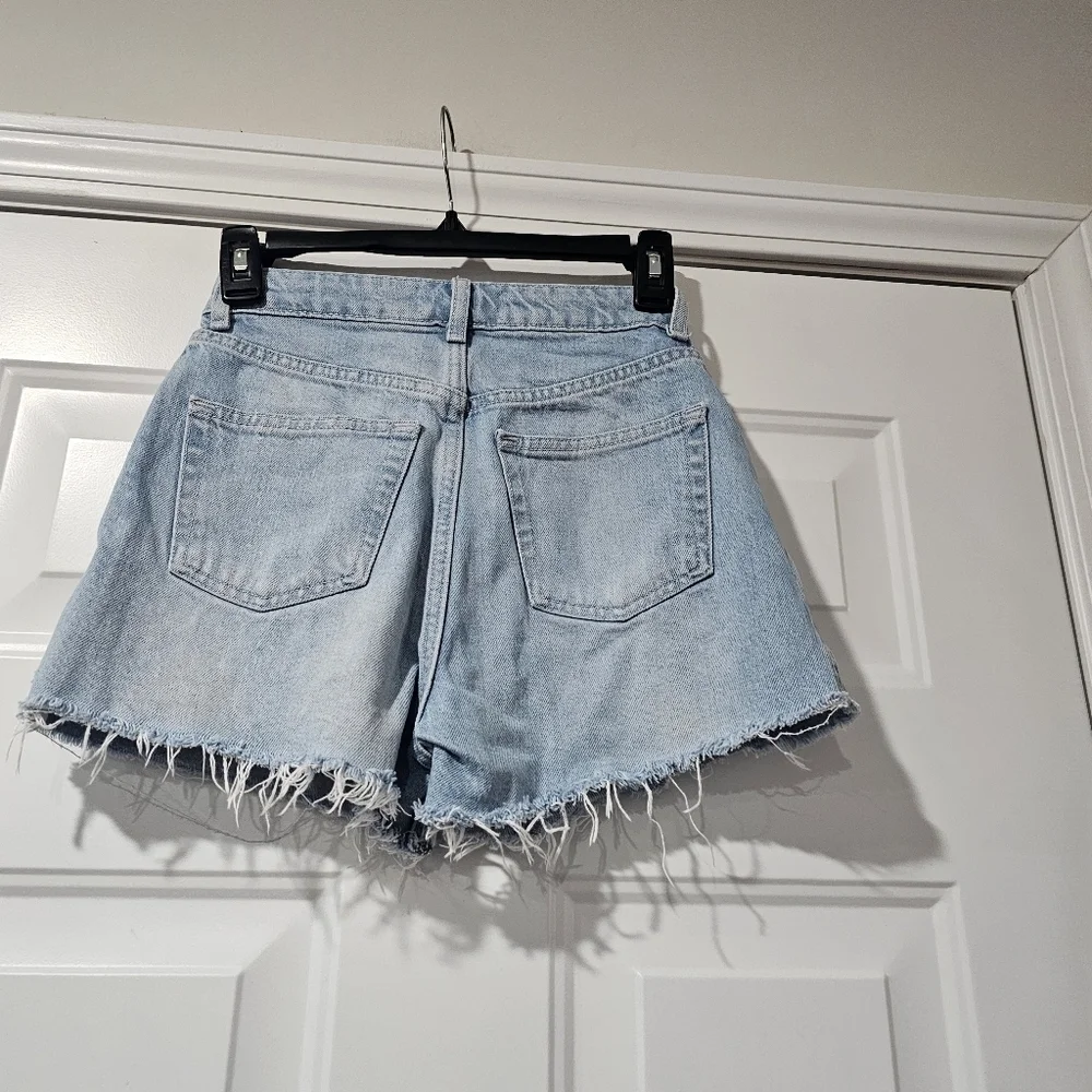 Zara cut outs on the pockets size 0
